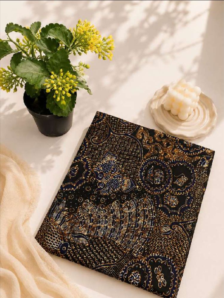 Batik Tulis Tuban Motif Merak dan Bunga — foto 1
